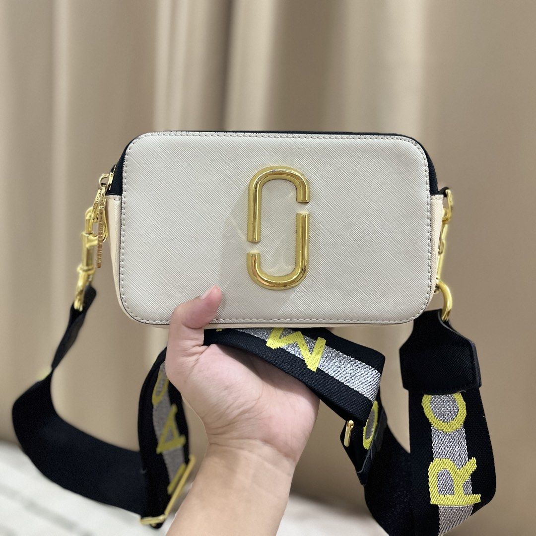 Snapshot Camera Bag NGA (Category: Cross-body Bags) located in Manila. Submitted by princess.01.1 (Listing ID 1470058008, Image 1). Description: NGA bought it at a thrift shop J&t only +75sf.
