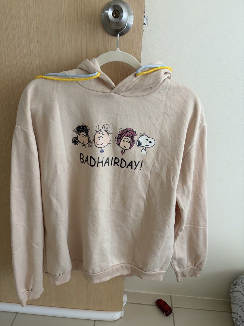 Snoop and Friends Beige Jacket (Category: Coats, Jackets and Outerwear) located in Manila. Submitted by ritz.sells (Listing ID 1469958102, Image 2). Description: Snoopy and Friends Beige Jacket fits up to large never used rfs: decluttering .