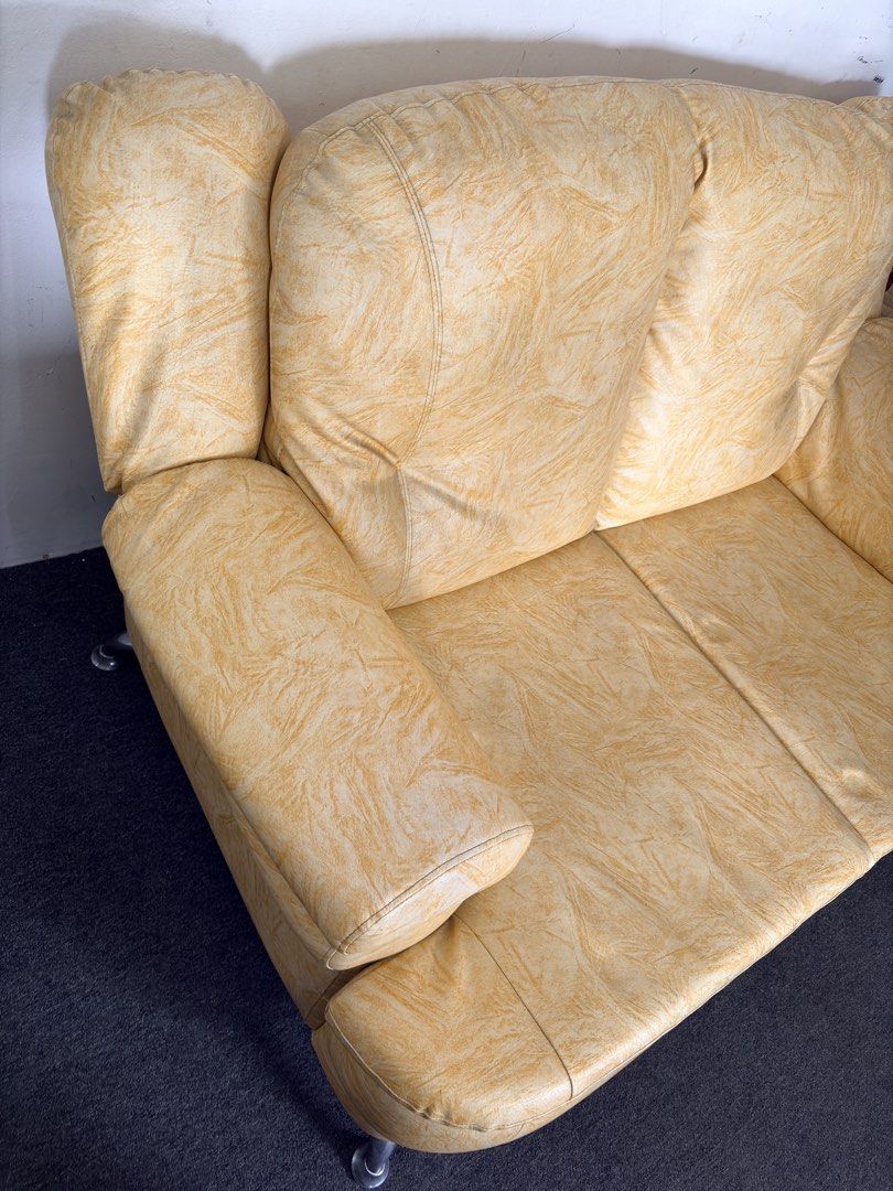 sofa (Category: Sofas) located in Kajang. Submitted by goodsdmy_secondhandshop (Listing ID 1469950509, Image 3). Description: barang secondhand. condition masih okay. as is barang self pickup taman bukit mewah sahaja. delivery boleh arrange lalamove .