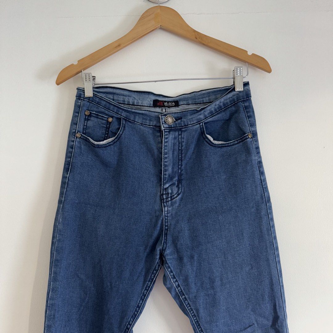Soft denim jeans (Category: Jeans) located in Manila. Submitted by apparella.ph (Listing ID 1469955650, Image 2). Description: 8.5/10 Still in good condition, stretchy fabric Waist:30-32 Length:38 ☑️Everything is my Own preloved / BNWT/BNWOT ☑️ not thrifted/Ukay ☑️ malukot sa picture kasi na stock sa cabinet (tinatamad mag plantsa ✌️ ) ☑️Personal items ( usually bought in US/UK/JPN ) every year po ako nag aabroad so expect i don’t sell fake items