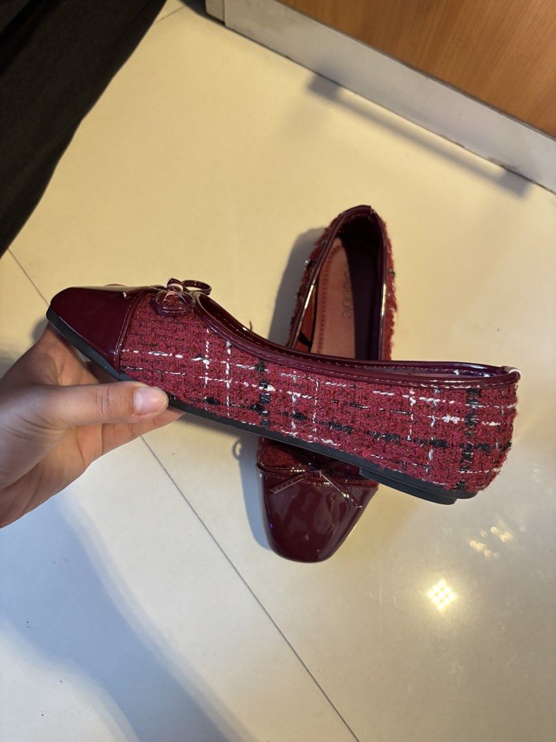 Solemate Maroon Tweed Bow Flats Size 7 (Category: Flats & Sandals) located in Mandaluyong City. Submitted by _ricaflores (Listing ID 1469991114, Image 3). Description: - Brand: Solemate - Type: Slip-on flats - Size: 7 - Color/Pattern: Deep maroon with black and white tweed checkered texture - Details: Patent toe cap and adorable front bow - Condition: Light tread wear from minimal walking, clean interior with stamped brand logo - Comfort: Soft in