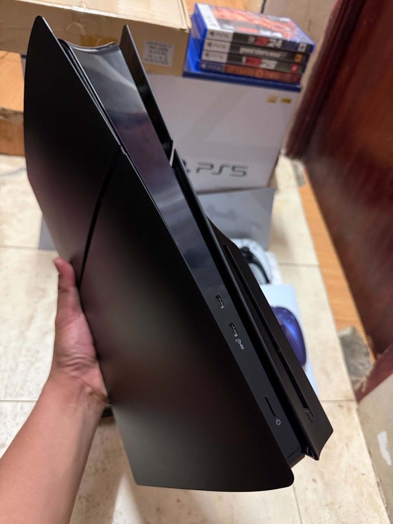 Sony Playstation 5 / PS5 1TB Slim Disc Edition Bundle (Category: PlayStation) located in Marikina City. Submitted by jnjgadgets (Listing ID 1470123988, Image 2). Description: For sale: Sony Playstation 5 / PS5 1TB Slim Disc Edition Bundle Text/Call: 09273396238 Package: PS5 2 x PS5 Dual Sense Controller (White and Mettalic Purple) HDMI Cable Power Brick Black Faceplate with (Original White Faceplate) Box Games: NBA 2k25 It Takes Two WWE 2K24 GTA 