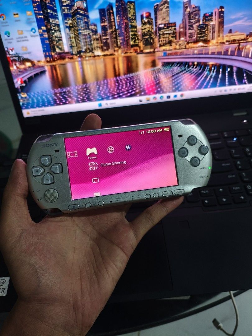 Sony PSP 3001 (Category: PlayStation) located in Cabanatuan. Submitted by michael26218691 (Listing ID 1470106132, Image 1). Description: PHP 2,800 FIX Sony PlayStation 3001 Slim Jailbreak 4GB full of games complete Inclusions gagamitin nalang tested workind: - All button crisp - Analog Stick no drift - Sound malaks hindi sabog issue: Only sign of usage normal sa second hand ( pero makinis pa naman ) Nueva ecija , Cabanatuan area Mode of transacti