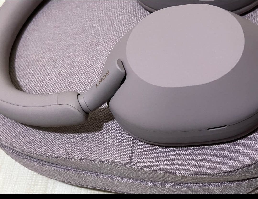Sony WH-1000XM5. (Category: Headphones & Headsets) located in Caloocan City. Submitted by dhenmarkte16443 (Listing ID 1470087584, Image 2). Description: Selling my Sony wireless headphones in good condition. Clean and well-kept, with the original carrying case and USB charging cable included. INCLUSIONS: •Sony wireless headphones •Original carrying/protective case •USB charging cable CONDITION : Good condition, with only minimal signs of use. No 