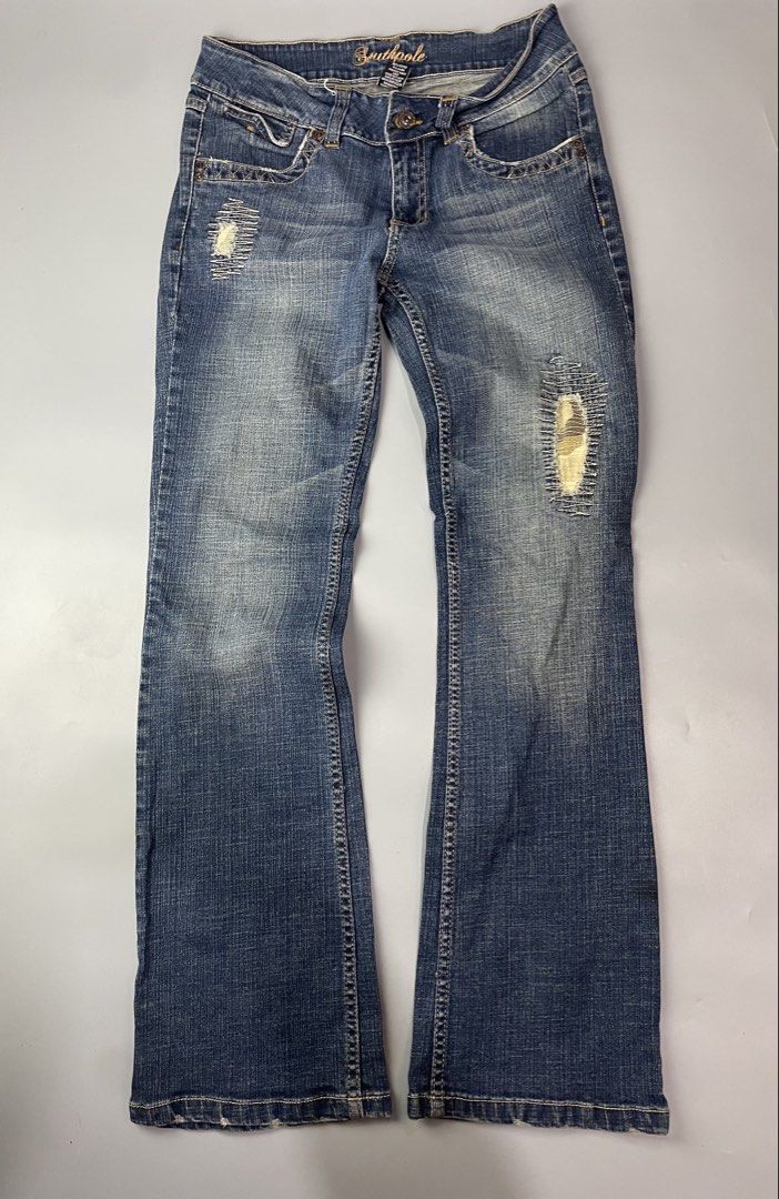 Southpole Distressed Bootcut Jeans Size 9 (Category: Jeans) located in Veruela. Submitted by blinkban_thrift (Listing ID 1470065191, Image 1). Description: Southpole flared pants 28W 40L Excellent condition No issue Location: Mindanao.