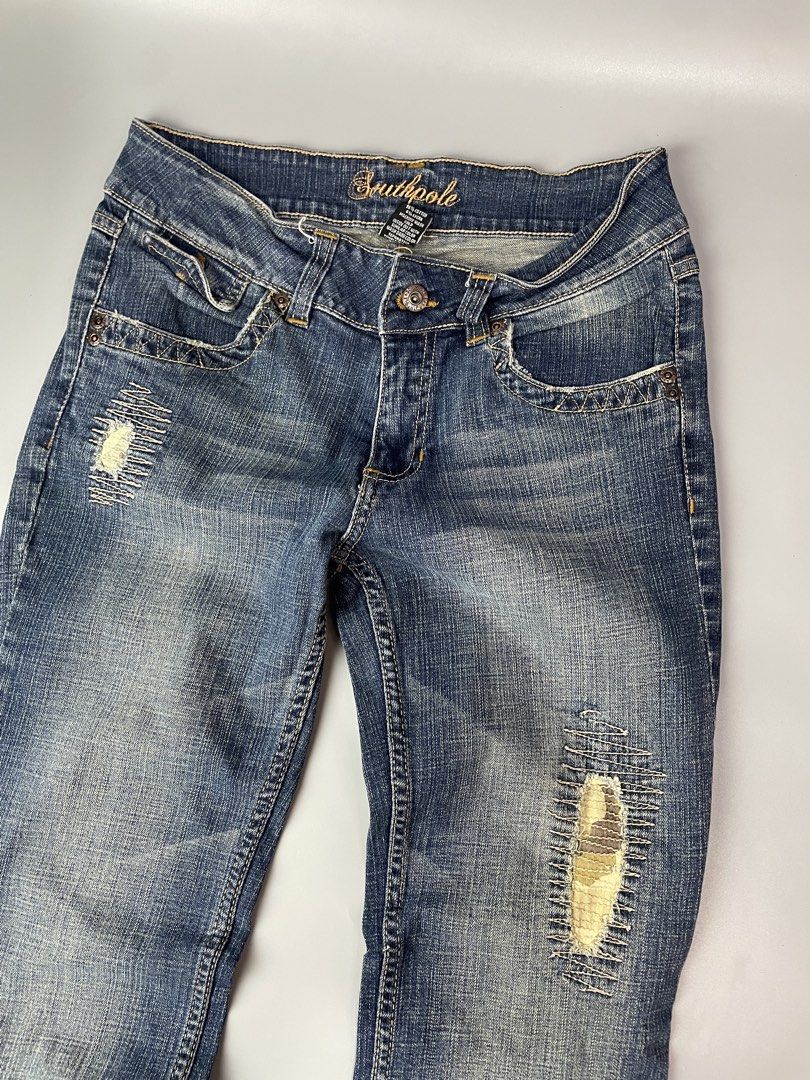 Southpole Distressed Bootcut Jeans Size 9 (Category: Jeans) located in Veruela. Submitted by blinkban_thrift (Listing ID 1470065191, Image 3). Description: Southpole flared pants 28W 40L Excellent condition No issue Location: Mindanao.