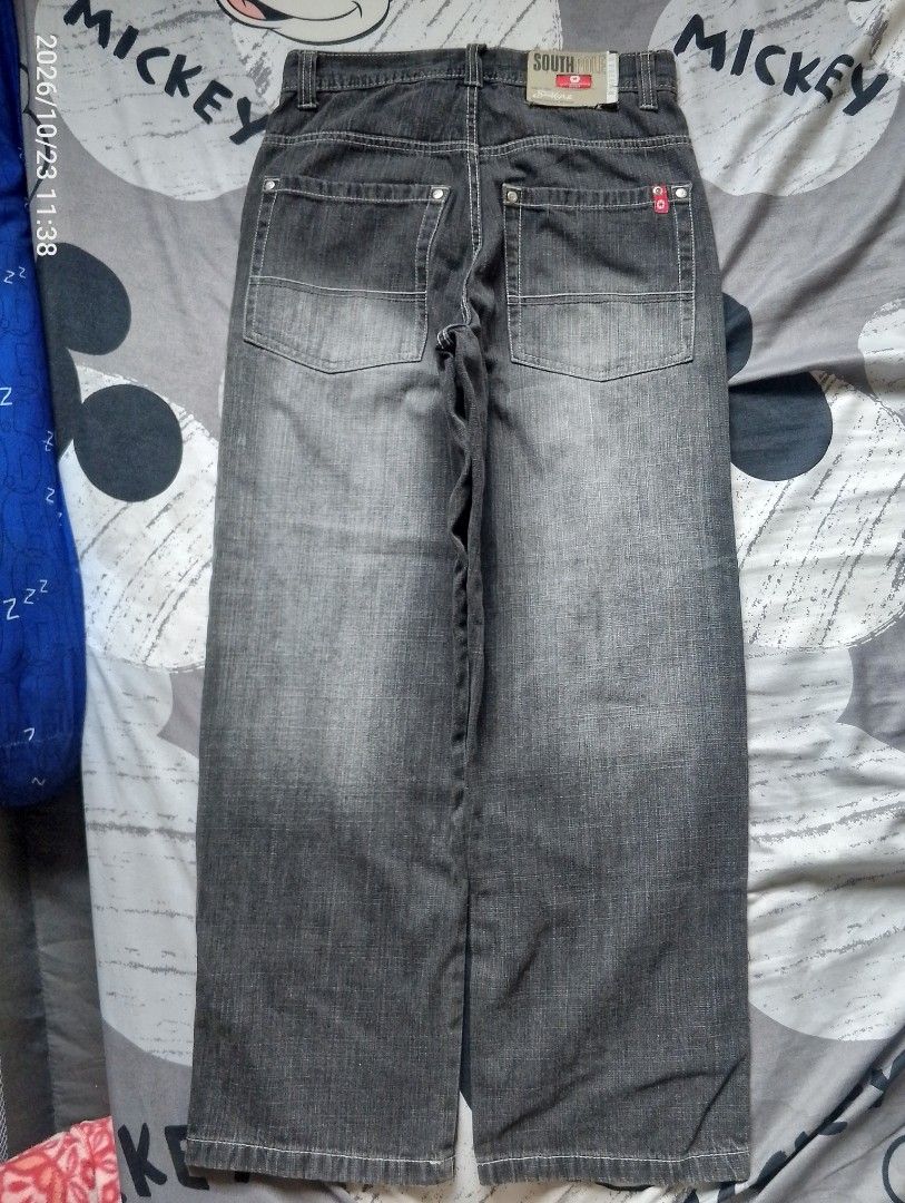 Southpole redtan (Category: Jeans) located in Calasiao. Submitted by paupau.bb (Listing ID 1469947532, Image 1). Description: 30 waist, 40 lenght, 13 thigh, 9 hem.