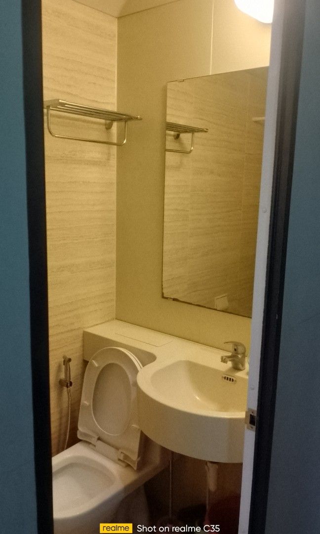 space Taft condominium (Category: Apartments & Condos) located in Manila. Submitted by burlasjuli98009 (Listing ID 1470083620, Image 3). Description: Studio unit semi furnished 22nd floor clean title cgt and others expense by buyer.