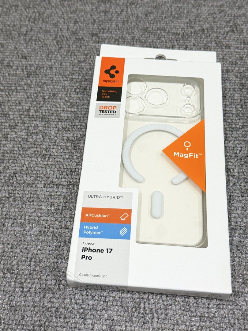 Spigen iphone 17/18 pro case Clear white (Category: Cases & Sleeves) located in Valencia. Submitted by pawprint22 (Listing ID 1470068551, Image 1). Description: decluttering.