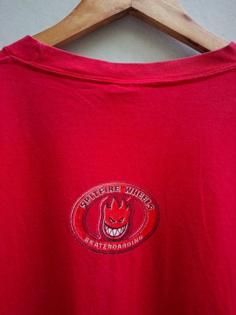 Spitfire Wheels Vintage SSATW (Category: Tshirts & Polo Shirts ) located in Iloilo. Submitted by mnky.bsns03 (Listing ID 1470078789, Image 3). Description: 9/10 Color rate Issue: Hairline Cracks 29 Length 22 Width.