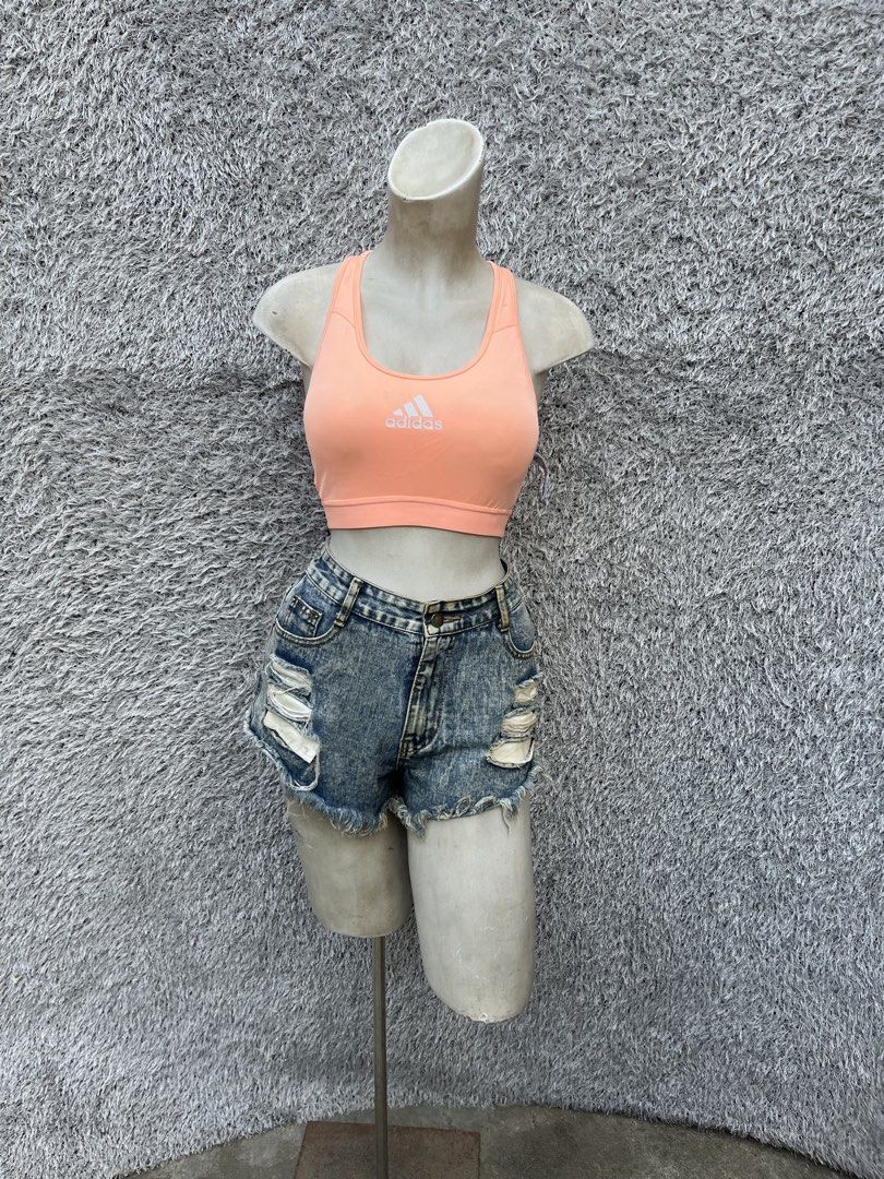 Sports bra (Category: Activewear) located in Cagayan de Oro. Submitted by kairothegreat (Listing ID 1469972195, Image 1). Description: .