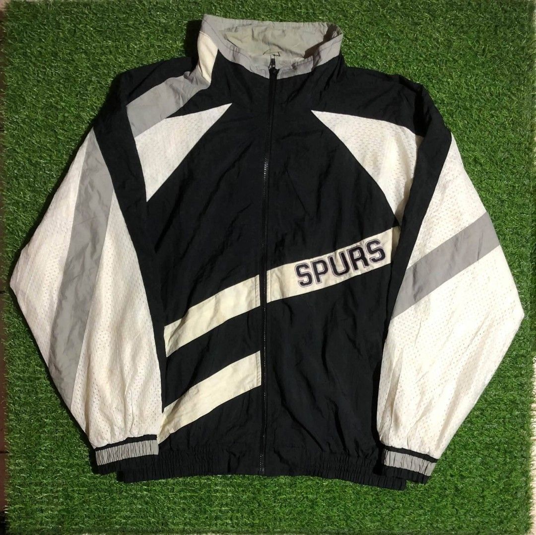 Spurs Vintage Jacket (Category: Coats, Jackets and Outerwear) located in Bacolod City. Submitted by nice_thriftt (Listing ID 1470109316, Image 1). Description: .