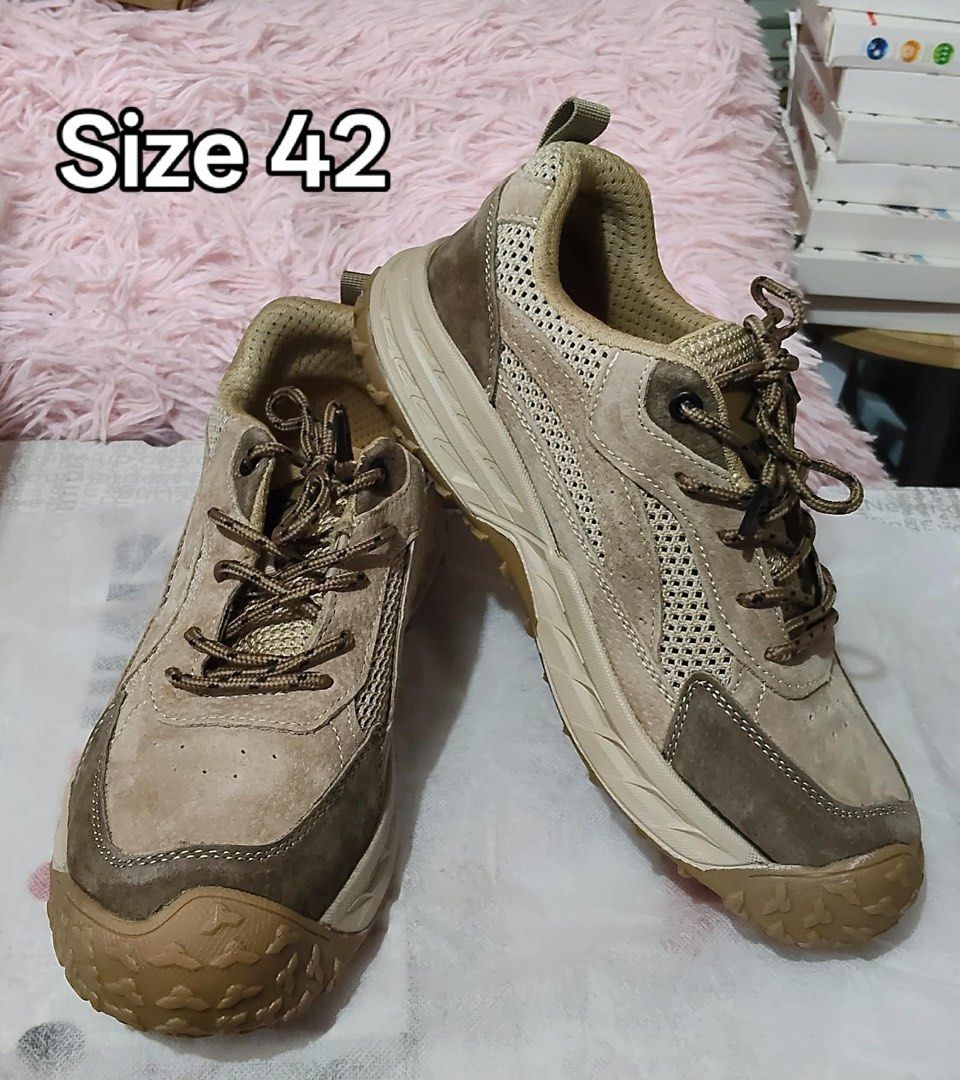 Steel toe safety shoes rubber construction work (Category: Casual Shoes) located in Baguio. Submitted by suffering (Listing ID 1470080342, Image 1). Description: Baguio .