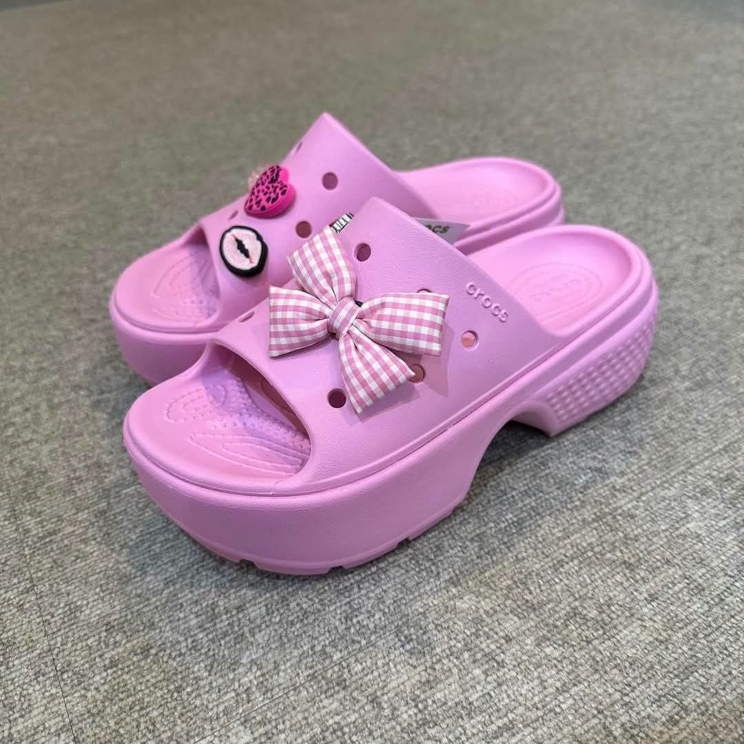 Stomp Platform Slides - Pink Tweed (Category: Wedges) located in Rizal. Submitted by hiraya16 (Listing ID 1470044949, Image 1). Description: Onhand ready to ship W7 Other sizes? DM us. ✉️.