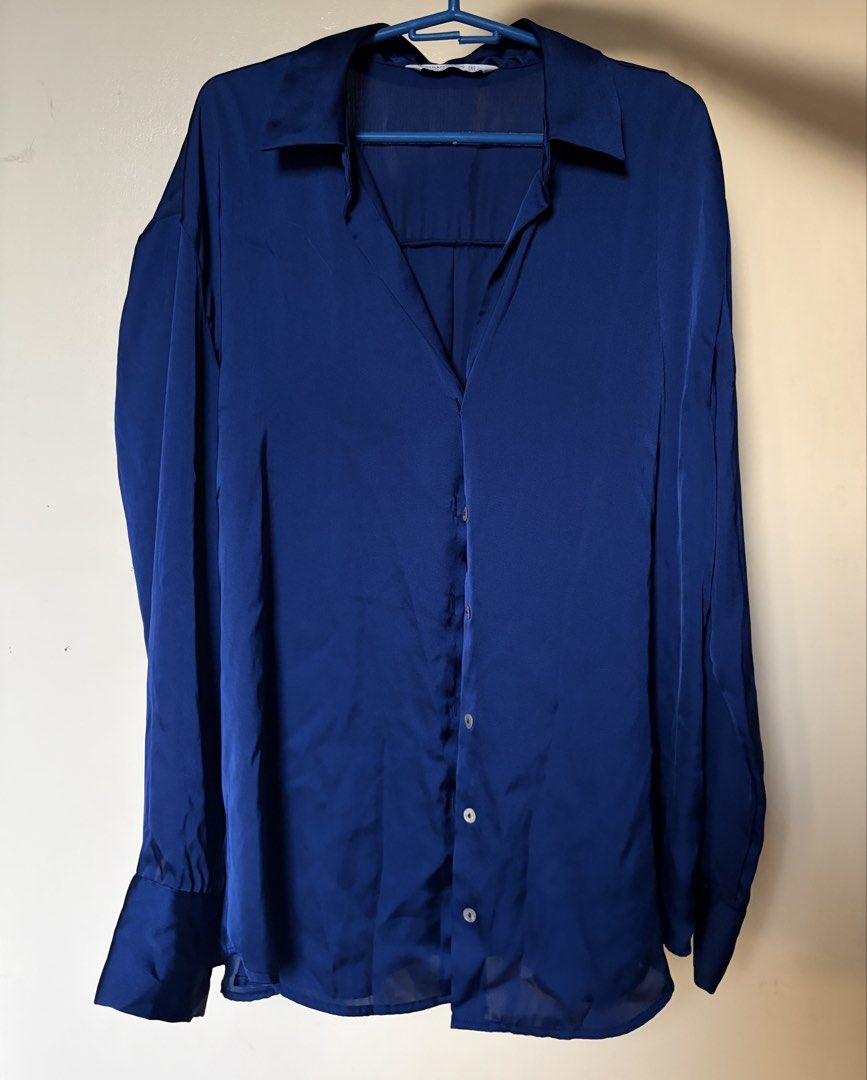 Stradivarius Royal Blue Satin Long Sleeve Button Down Blouse (Category: Longsleeves) located in Quezon City. Submitted by ditsysss (Listing ID 1470042170, Image 1). Description: collared neckline, relaxed slightly sheer drape, versatile for professional office wear or dressed down casually with jeans.