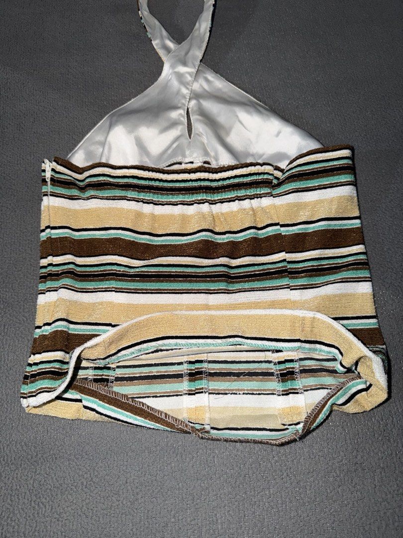 Japan Thrifted Stripes Halter Top (Category: Sleeveless) located in Quezon City. Submitted by spicycalimaki (Listing ID 1470047271, Image 3). Description: - fits XS frames - minor issue: unstitched bottom fold (check last photo) - thrifted in japan so it’s one of a kind! - last price posted (SRP: ₱1.5k) 🏷️ zara h&m mango uniqlo monki cotton on urban revivo bershka pull & bear love bonito editors market carino.