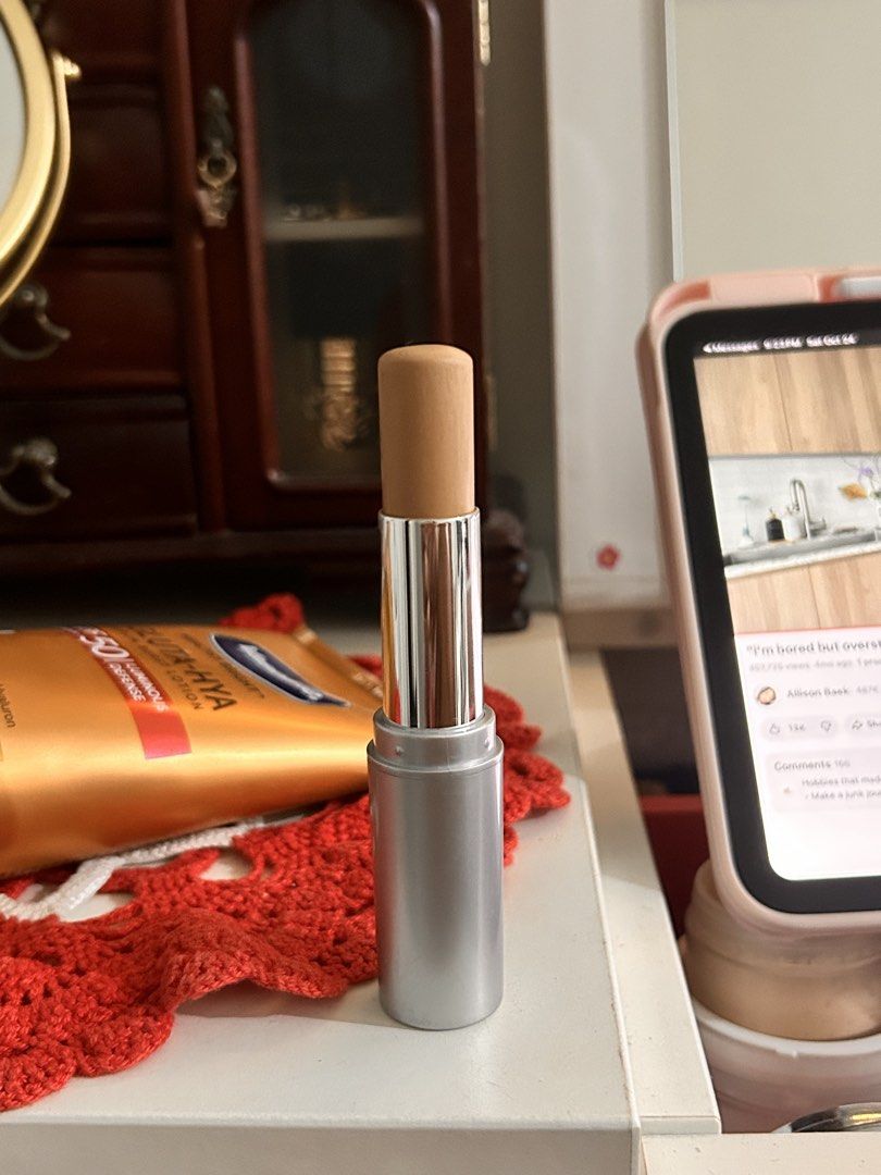 Strokes Foundation Deep 01 & Issy Skin Stick Sienna (Category: Makeup) located in Pinamalayan. Submitted by _dragonfly (Listing ID 1470085870, Image 3). Description: Strokes Soft Veil Foundation - Deep 01 • ₱180 • 70% ish full Issy Skin Stick - Sienna • ₱250 • 95% full Rfs - pumuti ako, too dark na tong shade for me .