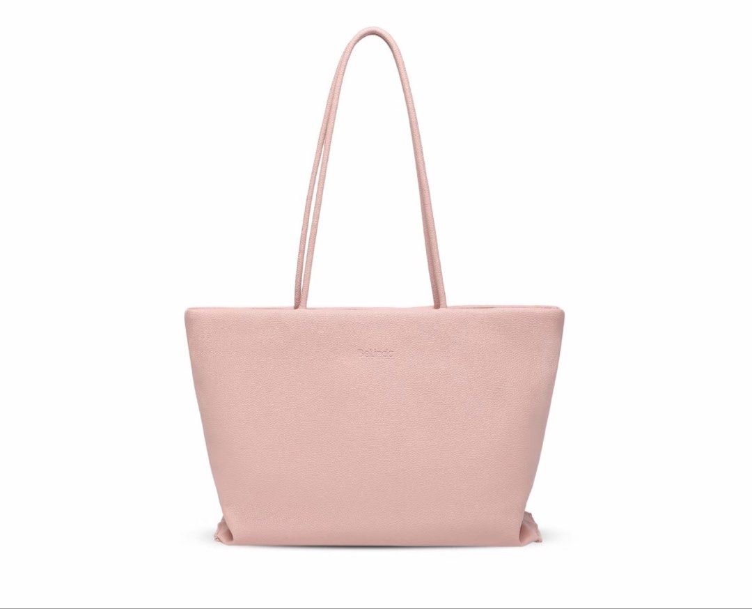 Stylish bag pink or brown large compartment (Category: Shoulder Bags) located in Manila. Submitted by vintageaccessories (Listing ID 1470125979, Image 1). Description: .