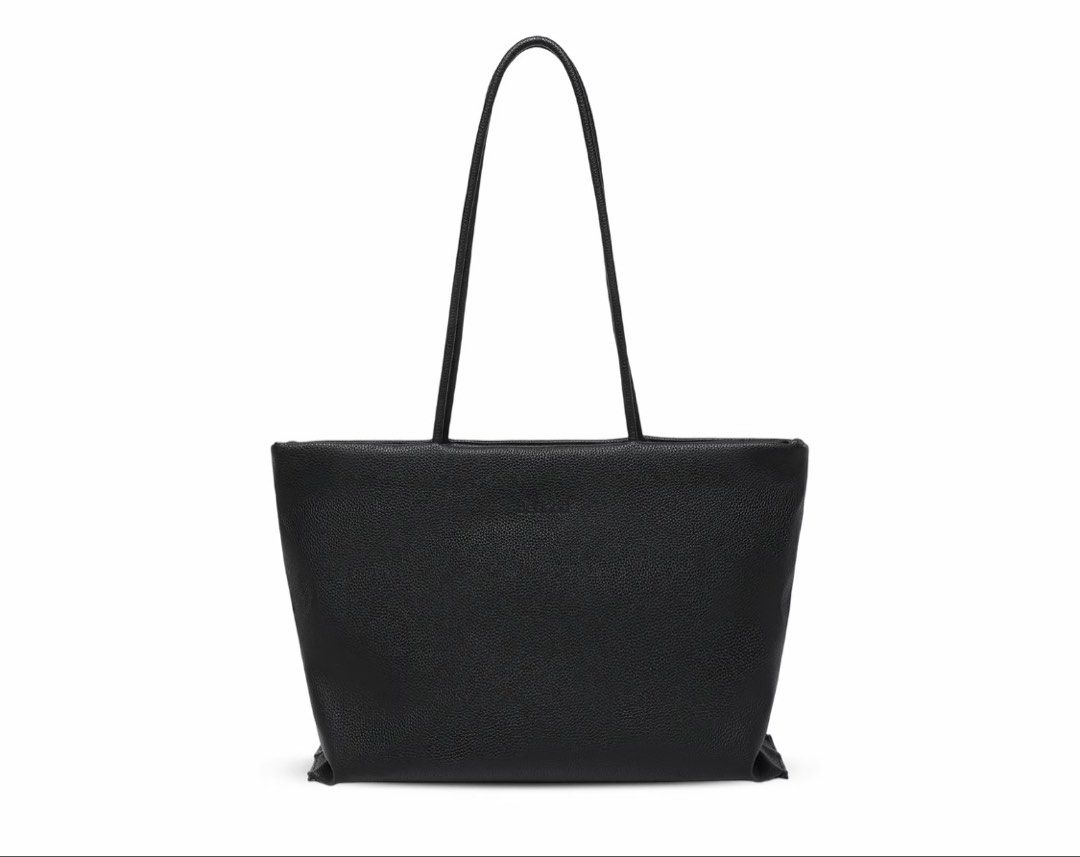 Stylish bag pink or brown large compartment (Category: Shoulder Bags) located in Manila. Submitted by vintageaccessories (Listing ID 1470125979, Image 3). Description: .