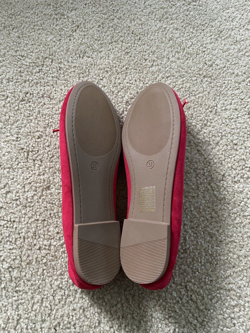 Suade Bow Ballet Flat Shoes (Category: Flats & Sandals) located in Dasmarinas. Submitted by prelovedbytat (Listing ID 1470036915, Image 3). Description: SIZE: US6.5/EUR37 BRANDNEW. NEVER WORN. RFS: Got the wrong size, i’m buying another one pls it’s so cute 😔 I CAN SHIP ASAP! .