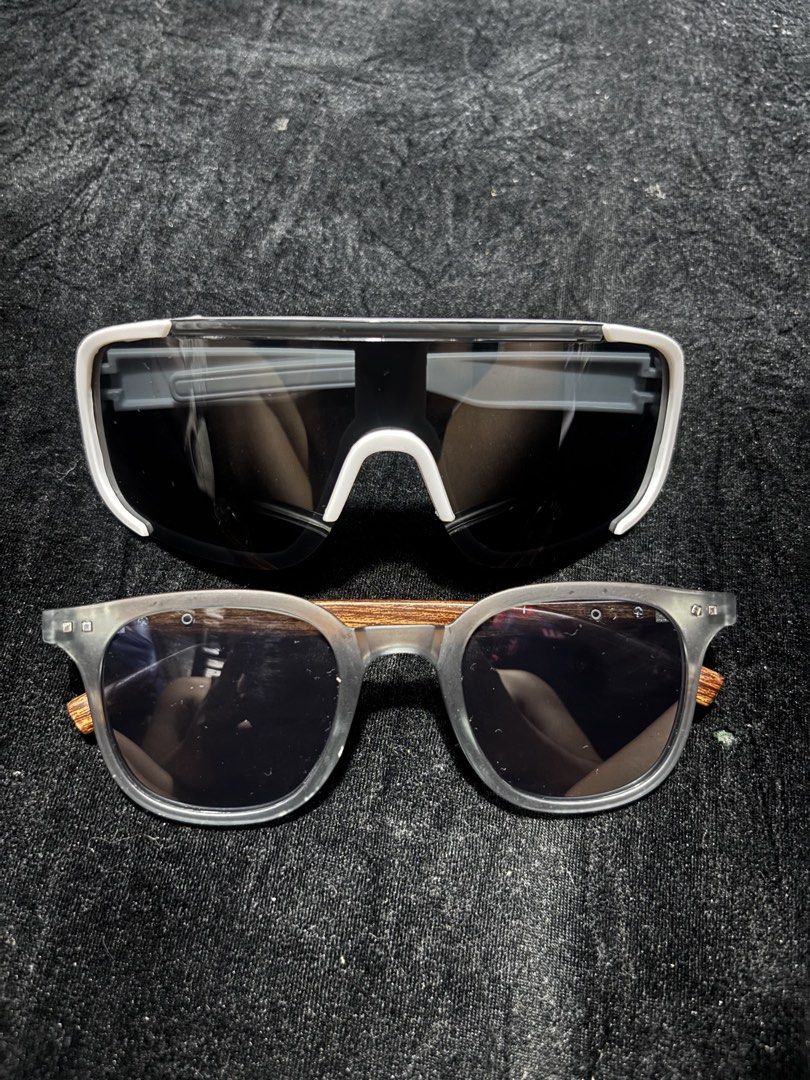 Sun glass (Category: Sunglasses & Eyewear) located in Pasig City. Submitted by swapwithme (Listing ID 1470033407, Image 1). Description: Used once lang po yung white. Never been used po yung gray. Take all for ₱50.