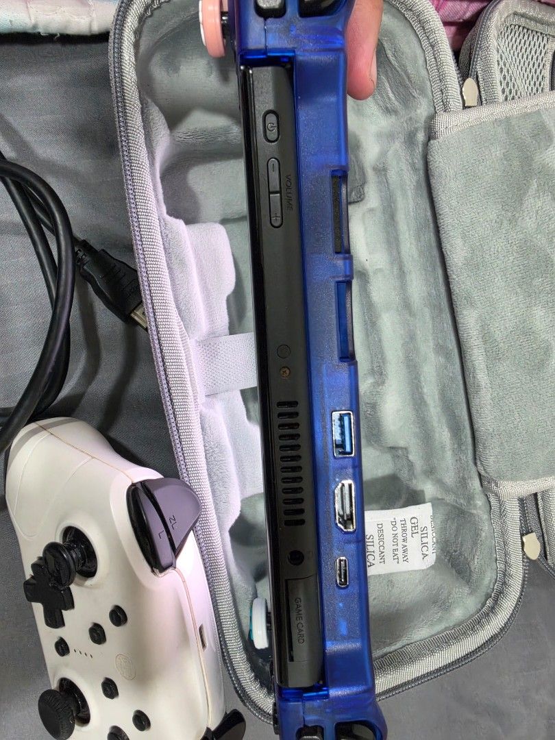 switch oled not fullset (Category: Nintendo) located in Kuala Lumpur. Submitted by boldforest66 (Listing ID 1469979849, Image 2). Description: switch oled tablet +joypad dobe(built in hdmi no need dock)+charger+controller rm 750 only cod kl.
