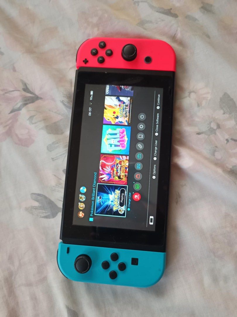 Switch v1 (Category: Nintendo) located in Manila. Submitted by boldturtle.6275a4 (Listing ID 1469951382, Image 1). Description: switch v1 w charger dock.