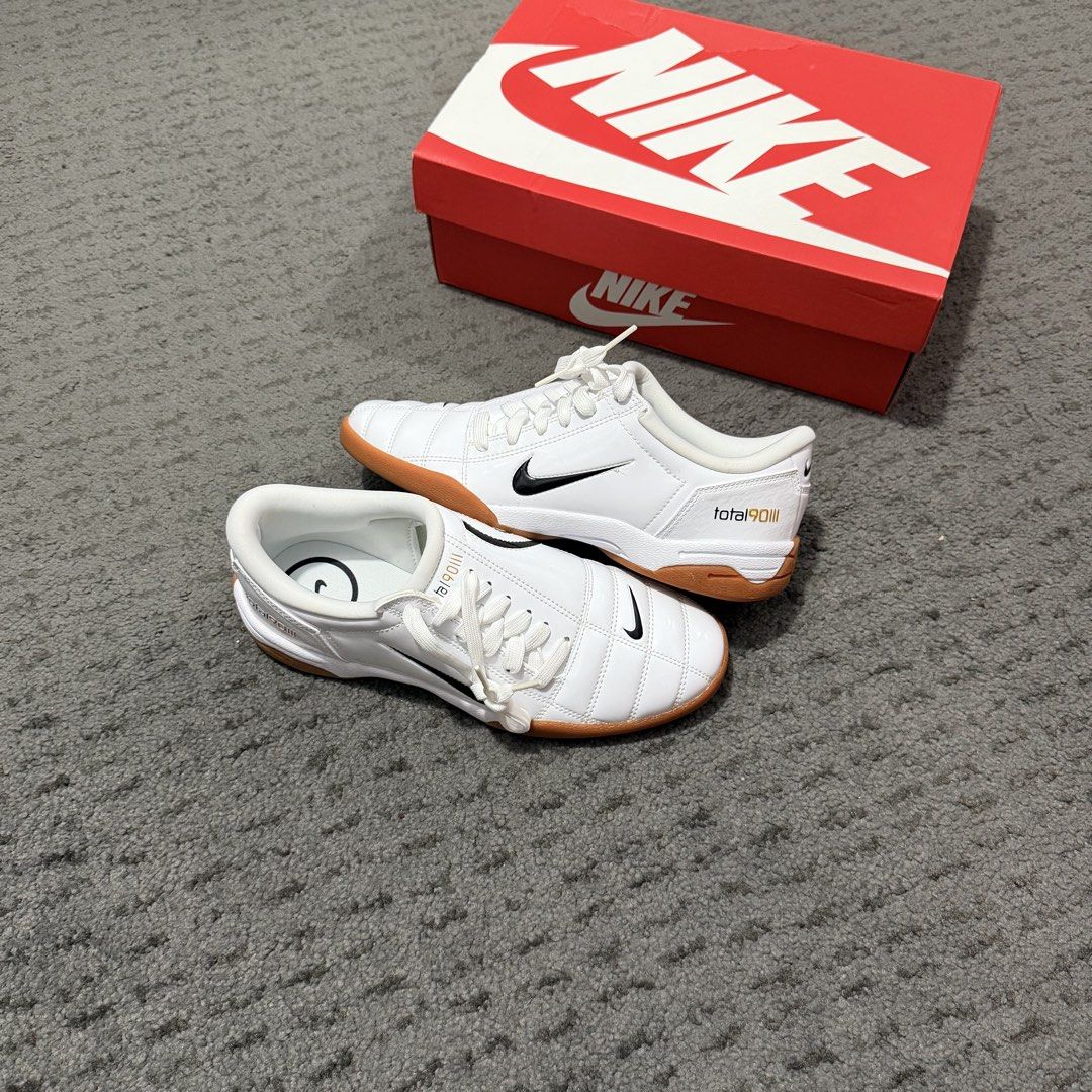 T90 Patent White (Category: Sneakers) located in Cavite. Submitted by acentials (Listing ID 1470063366, Image 1). Description: Total 90 “Patent White” sz 9.5w|8m / new Php 1,998.