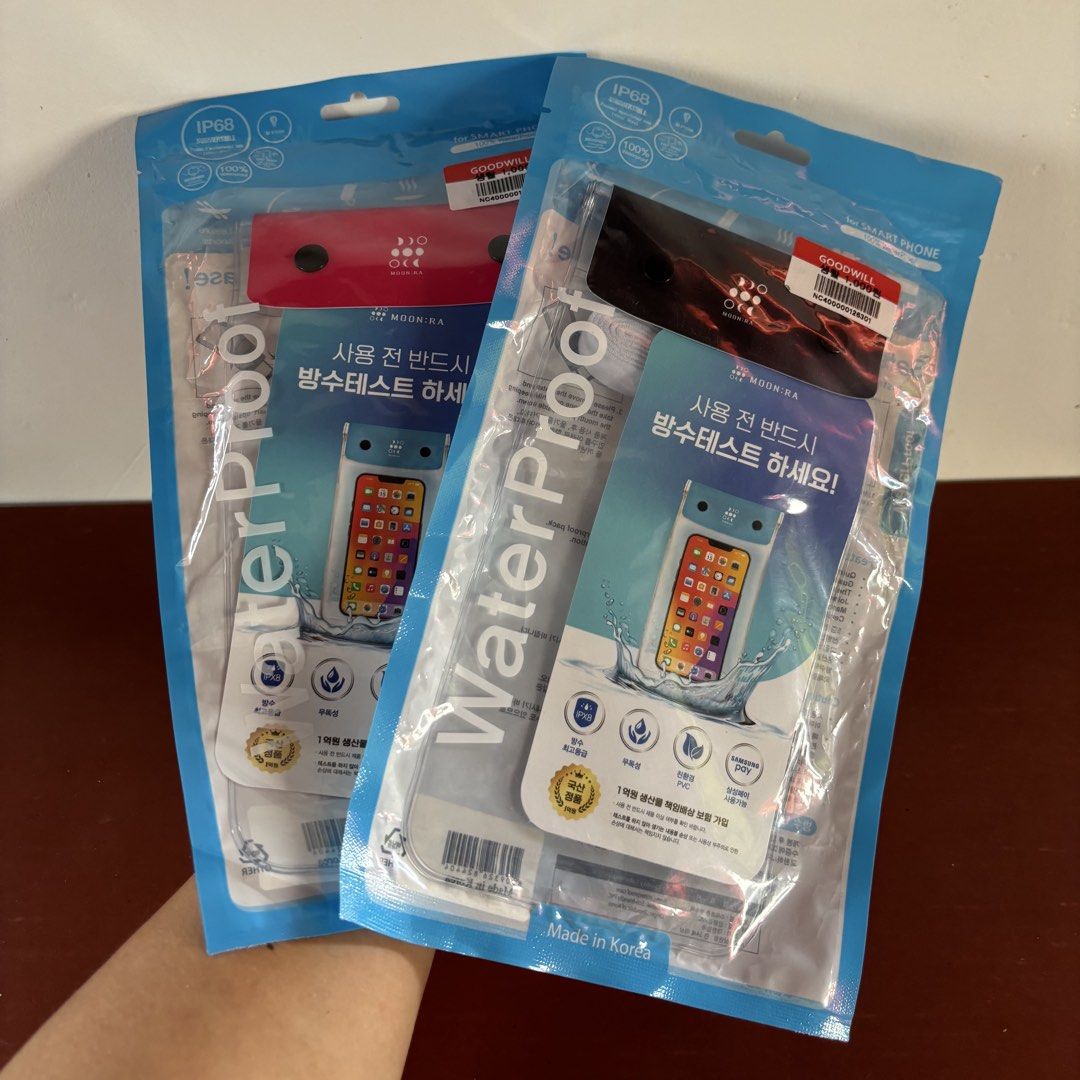 [TAKE BOTH] 2 pcs. Universal Waterproof Smartphone Pouches (Category: Other Mobile & Gadget Accessories) located in Cavite. Submitted by nanangonlineshop (Listing ID 1469970097, Image 2). Description: 📌 2 pcs. Universal Waterproof Smartphone Pouches 🏷️ P50 for 2 pcs. ✅ 8 pcs. available ⚠️ POLICY: ❌ NO COD ✅ AS IS, WHERE IS ✅ FIRST PAY BASIS ✅ MINE NOW, PAY NOW ✅ 3-DAYS HOLD ONLY. UNPAID RESERVATIONS ARE VOIDED. 📍 Location: Cavite 👉 WE SHIP NA