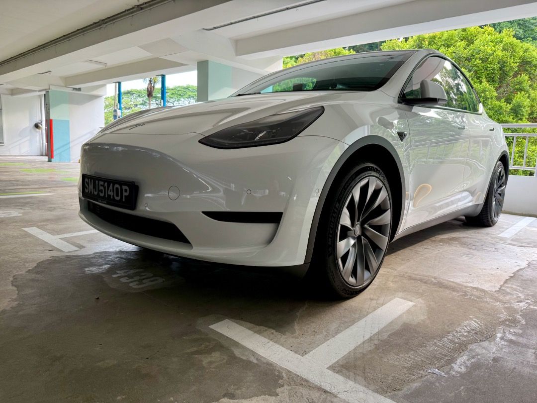 Tesla Model Y Electric RWD (A) (Category: Used Cars) located in Singapore. Submitted by sh_sg (Listing ID 1470118525, Image 2). Description: - White Tesla Model Y with High ARF of 27K (RWD) Comes with the following upgrades worth > 10K - Original Juniper suspension and coilivers - 2k ⁠- 20 inch Juniper Gemini rims and tyres: 6k ⁠- cybertruck steering wheel: 528 (can provide the original) ⁠- auto sunshade: 728 ⁠- dashcam with extra battery: 728 Ot