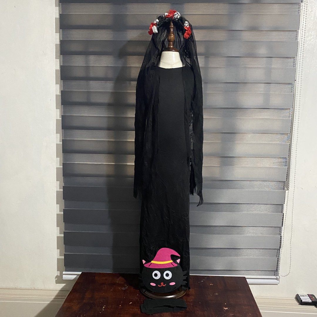 The Bride Costume (Category: Everything Else Others) located in Caloocan City. Submitted by discusonlineshop (Listing ID 1470001050, Image 1). Description: 10-12y complete set .