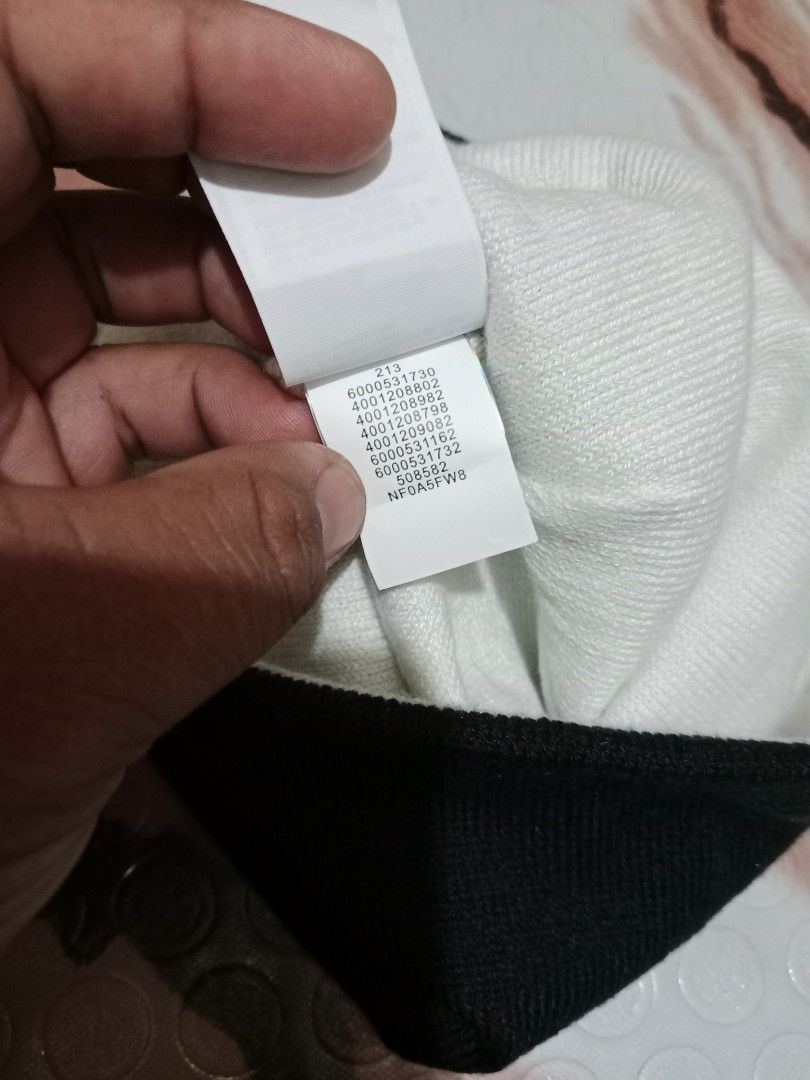 THE NORTH FACE BEANIE (Category: Beanies) located in Roxas, Palawan. Submitted by cabreramed14075 (Listing ID 1470073363, Image 3). Description: THE NORTH FACE BEANIE EXCELLENT TO LIKE NEW NO ISSUE COLOR RATE:10/10 ONE SIZE. ADD SHIPPING FEE LOCATION PALAWAN..