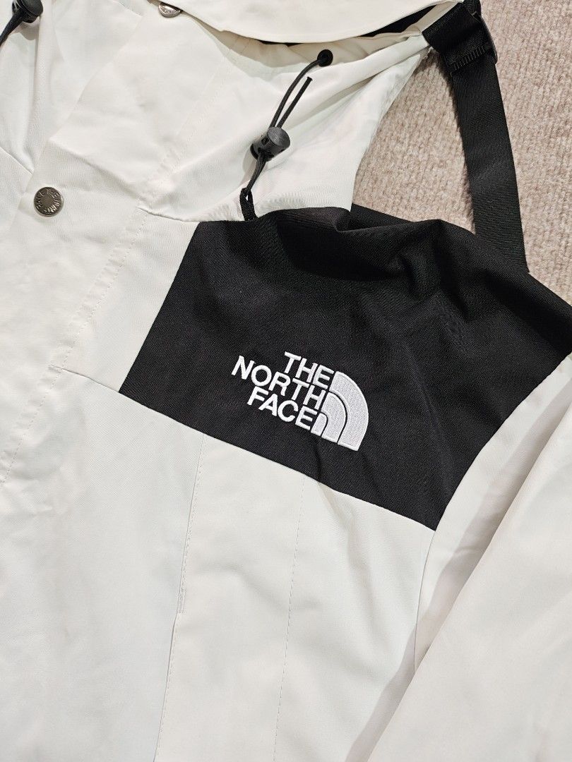The north face goretex jacket (Category: Coats, Jackets and Outerwear) located in Apalit. Submitted by _doer (Listing ID 1469953549, Image 3). Description: size large 23.5 inch width 27.5 inch length need clean 1500 or best offer.