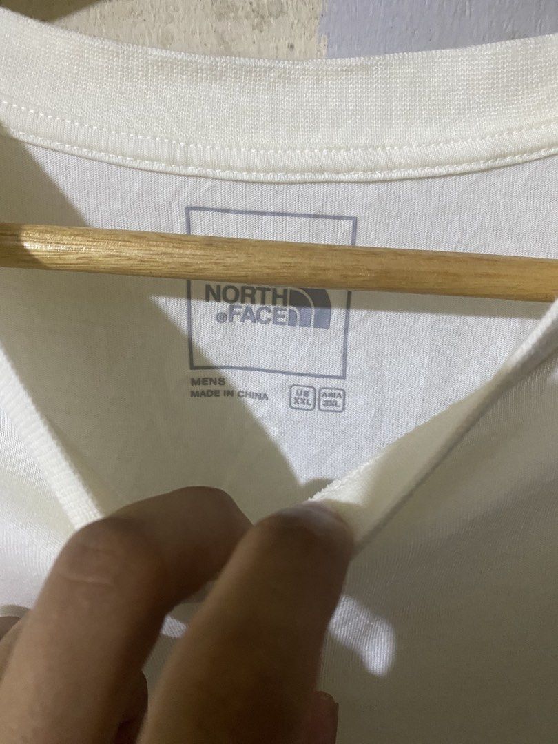 The north face tee (Category: Tshirts & Polo Shirts ) located in Paracale. Submitted by marthtift_88marceloveri (Listing ID 1470119714, Image 3). Description: Authentic Dimes 28x22 Color rate 8.5/10 No issue .