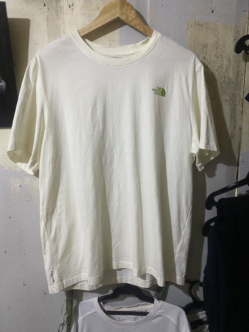 The north face tee (Category: Tshirts & Polo Shirts ) located in Paracale. Submitted by marthtift_88marceloveri (Listing ID 1470119714, Image 1). Description: Authentic Dimes 28x22 Color rate 8.5/10 No issue .