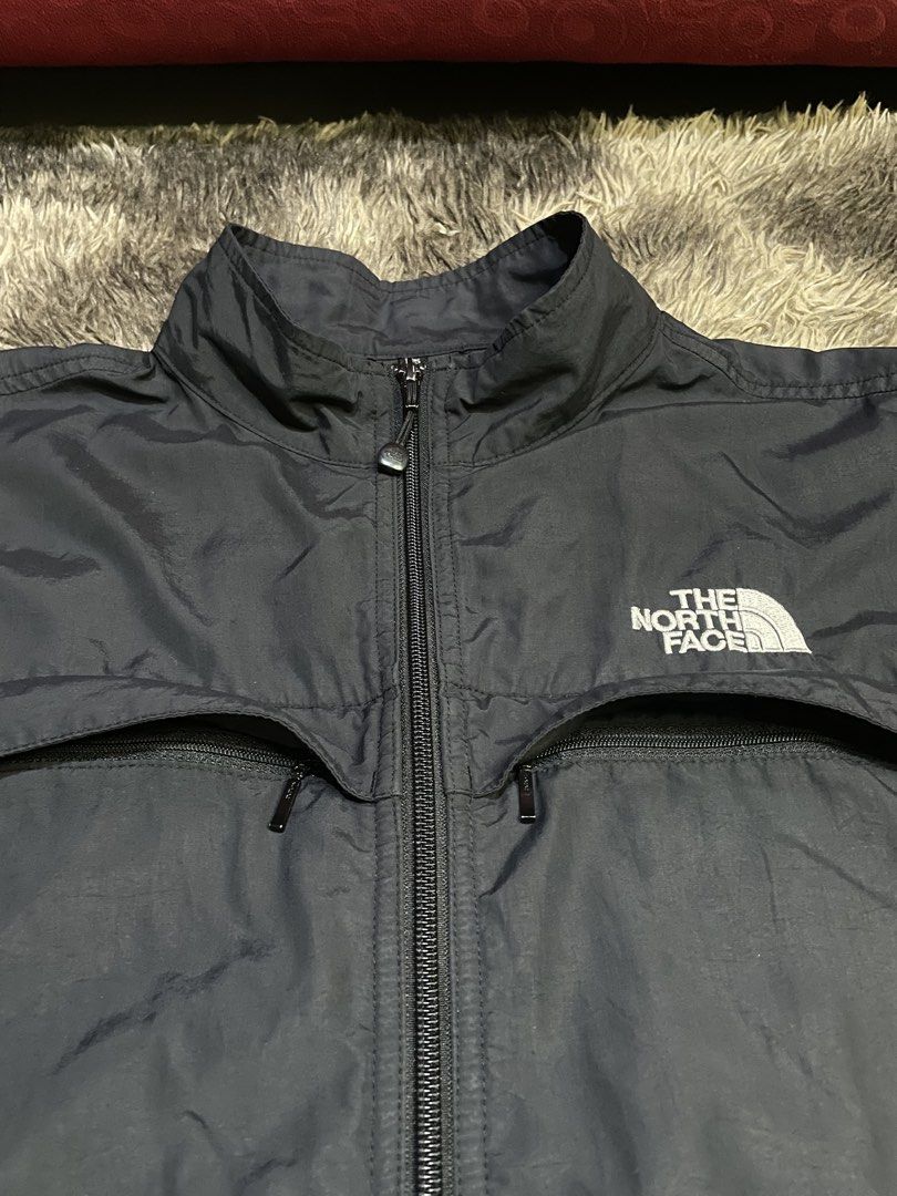 The north face, vest, nylon (Category: Vests) located in Davao. Submitted by ceejay.13 (Listing ID 1470139676, Image 3). Description: The north face, vest, nylon Size M - L dimension Width: 21 Length: 26.