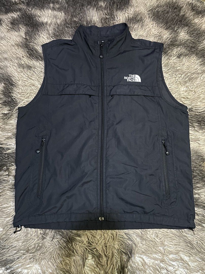 The north face, vest, nylon (Category: Vests) located in Davao. Submitted by ceejay.13 (Listing ID 1470139676, Image 1). Description: The north face, vest, nylon Size M - L dimension Width: 21 Length: 26.
