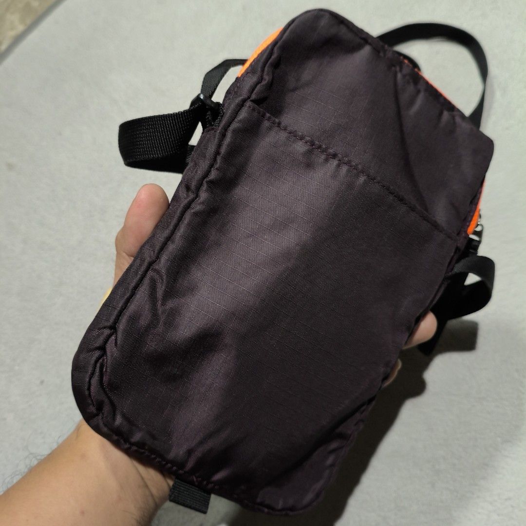 The Redface sling bag (Category: Sling Bags) located in Calatrava. Submitted by ermitany0 (Listing ID 1470035197, Image 3). Description: The Redface sling bag excellent condition Cordura Fabric check photos for more details ✅ ⬇️ location: Negros Occidental PM if interested 📩📩📩📩.