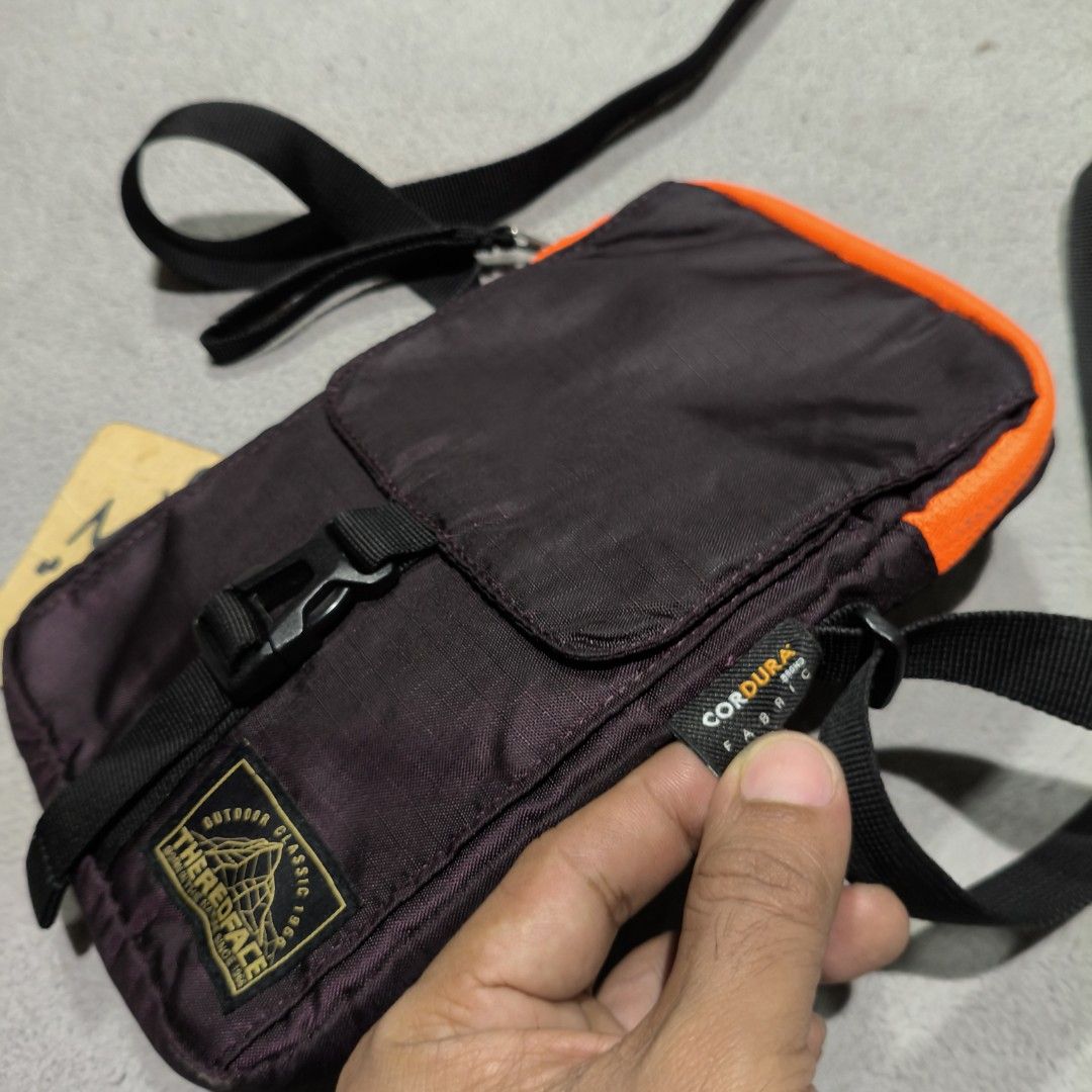 The Redface sling bag (Category: Sling Bags) located in Calatrava. Submitted by ermitany0 (Listing ID 1470035197, Image 2). Description: The Redface sling bag excellent condition Cordura Fabric check photos for more details ✅ ⬇️ location: Negros Occidental PM if interested 📩📩📩📩.