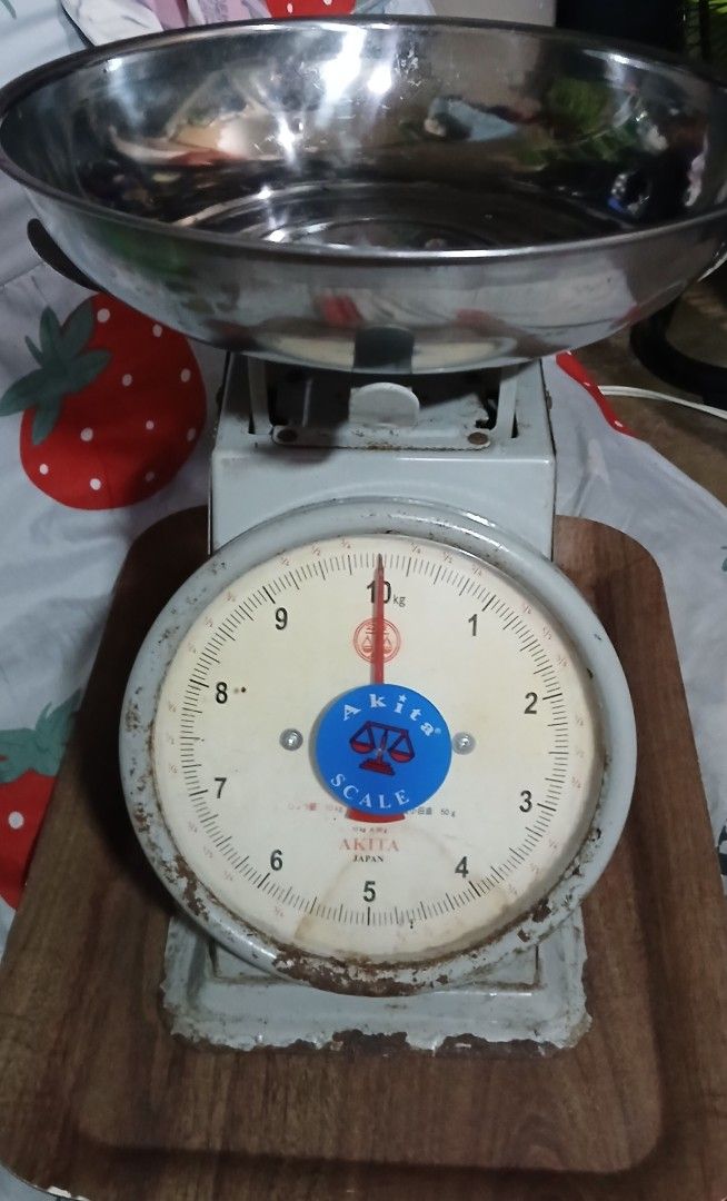 TIMBANGAN / WEIGHING SCALE 10kgs (Category: Everything Else Others) located in Caloocan City. Submitted by tenderluv (Listing ID 1469959006, Image 1). Description: ISSUE : kalawang (see picture) gumagana pa, smooth ang calibration, capacity 10kgs.