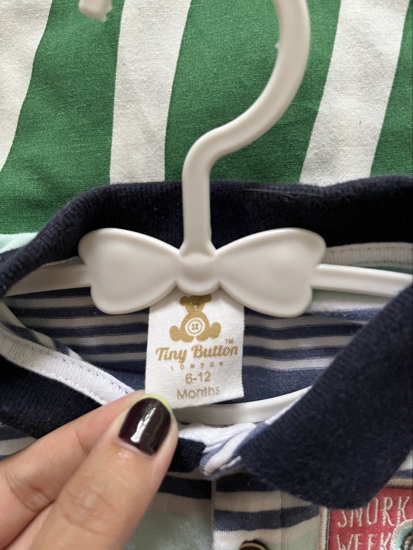 Tiny button polo shirt (Category: Babies & Kids Fashion) located in Klang. Submitted by nrzfzz (Listing ID 1470120847, Image 2). Description: Tiny button polo shirt Size:6-12 months.