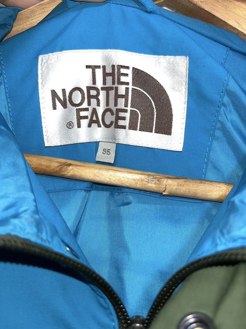TNF Windbreaker (Category: Hoodies) located in Bulacan. Submitted by orlyvalle010488 (Listing ID 1469949811, Image 3). Description: .