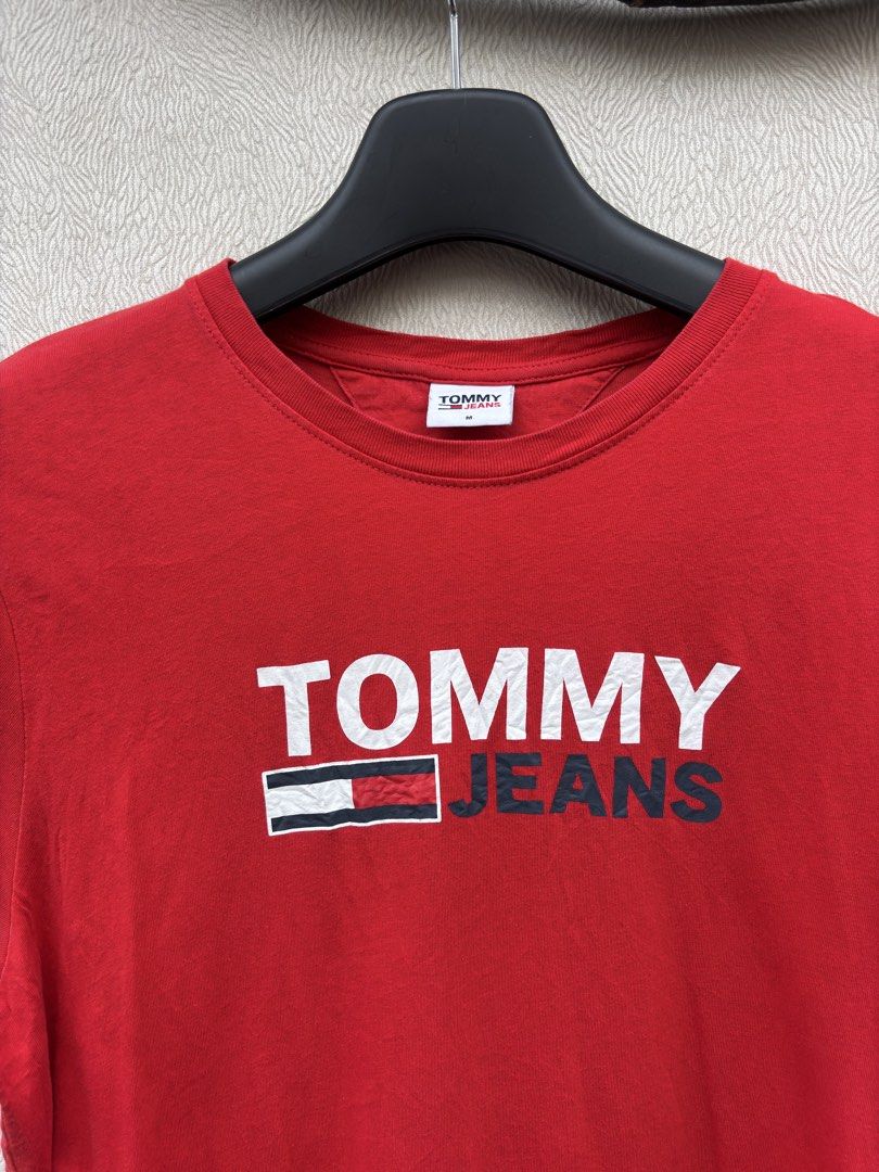 Tommy Jeans Shirt (Category: Tshirts & Polo Shirts ) located in Baybay. Submitted by thrift.ed2023 (Listing ID 1470036168, Image 2). Description: Tommy Jeans Shirt Medium 20x28 No Issue Need Wash Good as New .