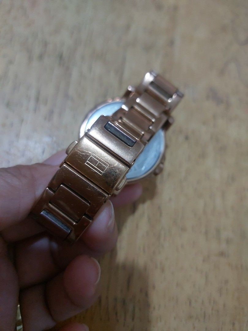 Tommy watch (Category: Women's Watches) located in Manila. Submitted by truewhale.015a18 (Listing ID 1469948861, Image 2). Description: ✨ For Sale: Tommy Hilfiger "Liv" Rose Gold Women's Watch — Model TH1781625 ✨ --- 📋 Specs & Details: - Brand: Tommy Hilfiger ​ - Model: 1781625 (Liv Collection) ​ - Color: Rose Gold-tone stainless steel ​ - Case Size: 38mm ​ - Dial: White with sparkling crystal pavé center & crystal-set bezel ​ - Movement: Analog