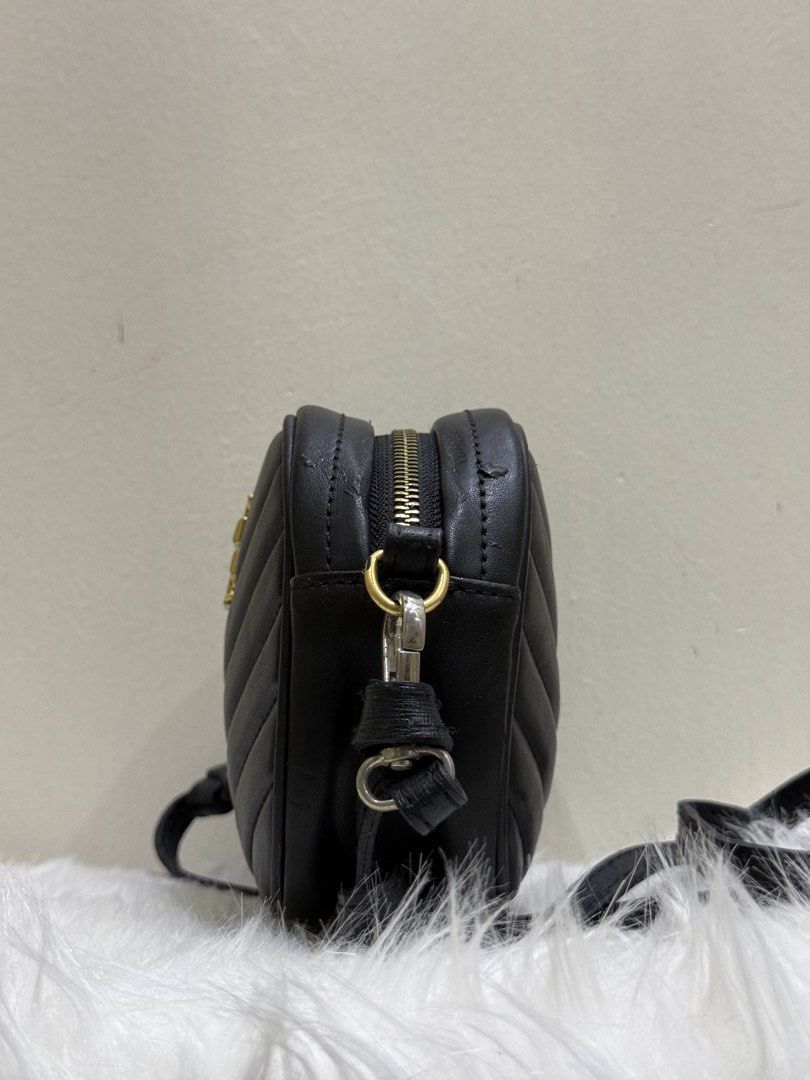 Tory burch (Category: Shoulder Bags) located in Quezon City. Submitted by clazzystudio (Listing ID 1469960094, Image 2). Description: .