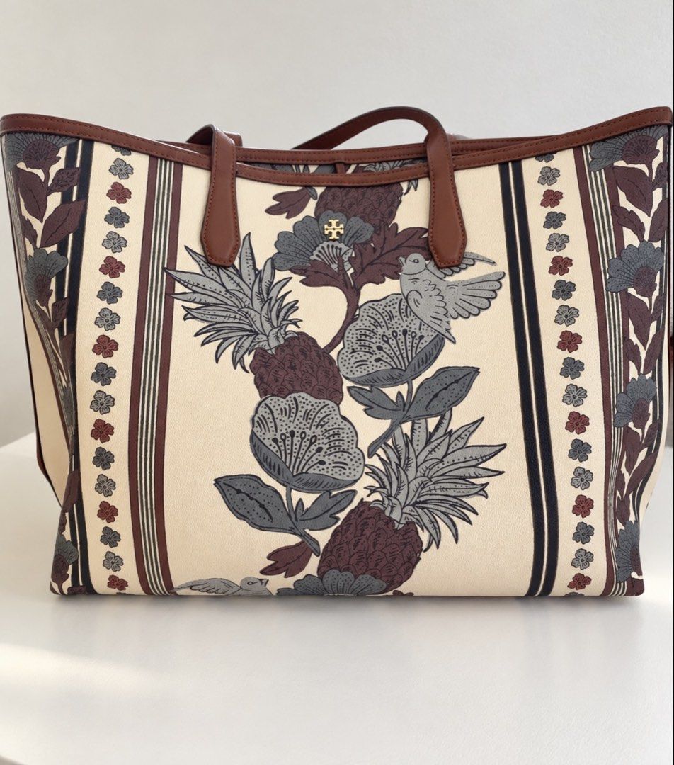 Tory Burch Kerrington Tote Bag (Category: Tote Bags) located in Manila. Submitted by veautee.shop (Listing ID 1469826785, Image 1). Description: FS: Tory Burch Kerrington Tote Size L and can fit 15” laptop Original from Japan RFS: decluterring.