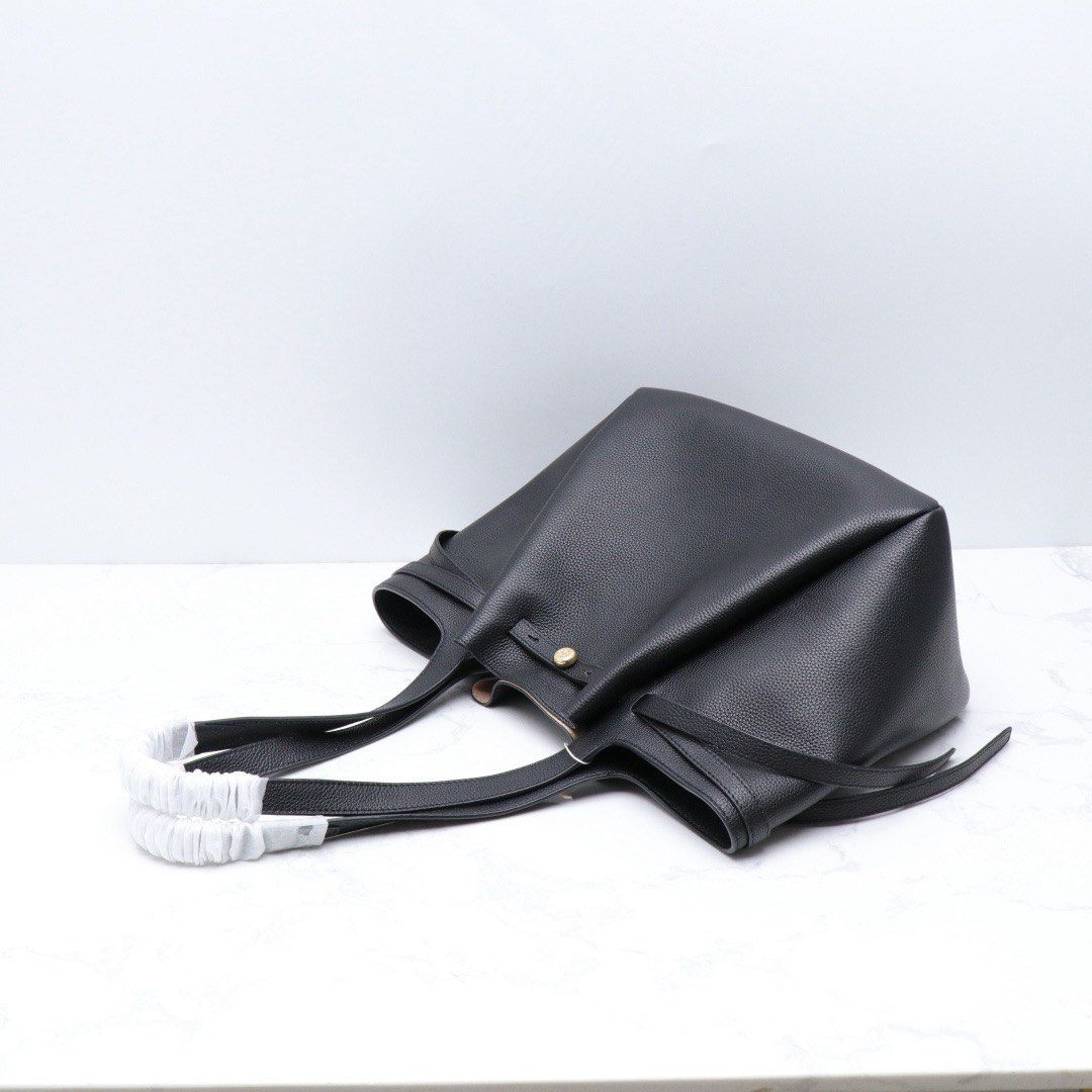 Shouldering Poster Computer Tory Burch Romy Shoulder Bag, Women's Fashion, Bags & Wallets, Shoulder ...
