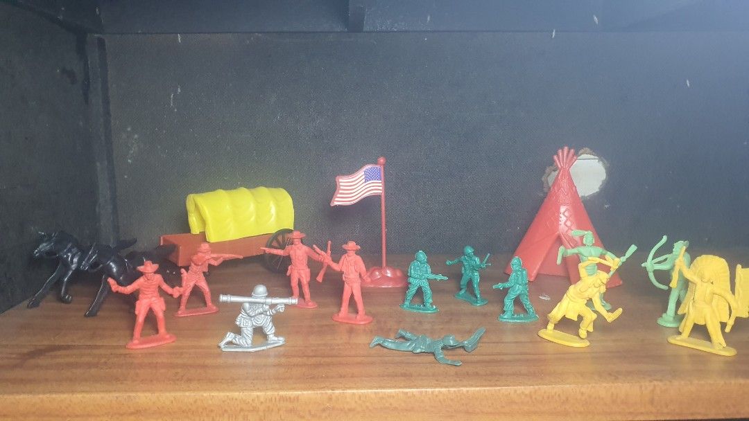 Toy Soldier/Native American/Cowboy (Category: Action & Battle Toys) located in Tarlac. Submitted by gunz__ (Listing ID 1469999200, Image 1). Description: Good condition 75pcs ₱250 + shipping fee (shipped via J&T) MOP: Gcash PM if interested.