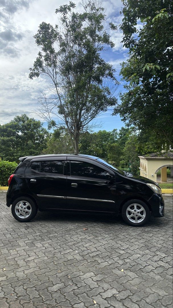 Toyota Wigo (Category: Used Cars) located in Silang. Submitted by funeveryday24 (Listing ID 1469963738, Image 2). Description: 🚗 FOR SALE: TOYOTA WIGO 2017 Automatic — ₱285,000 NEGOTIABLE 🖤 Looking for a reliable, fuel-efficient, and hassle-free daily car? This Toyota Wigo is ready for its next owner! ✨ 💰 ₱285K — Negotiable upon viewing ✨ Good running condition 📄 Complete papers 🗓️ Registered until 2027 🛠️ Updated PMS ⛽ Fuel efficient ❄️ Co