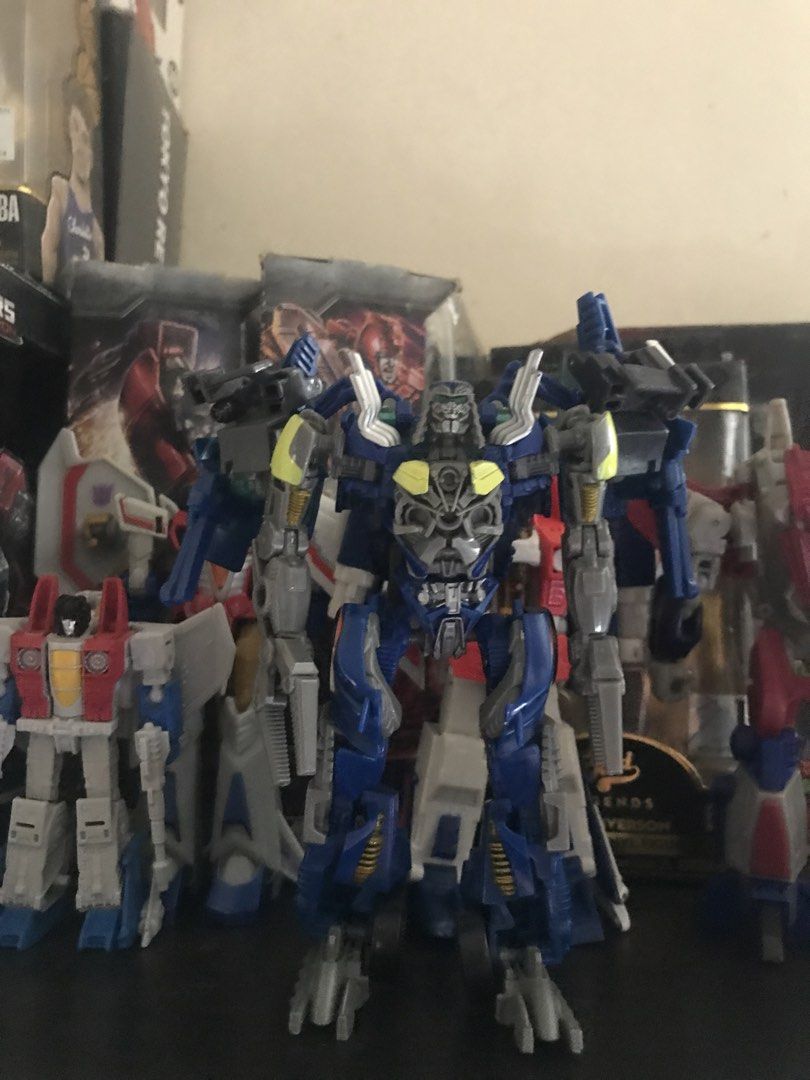 Toys transformers (Category: Action & Battle Toys) located in San Mateo. Submitted by quikzee (Listing ID 1470047992, Image 1). Description: Set Toys transformers.